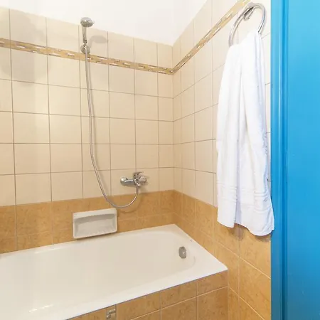 Astra * Agios Prokopios (Naxos)